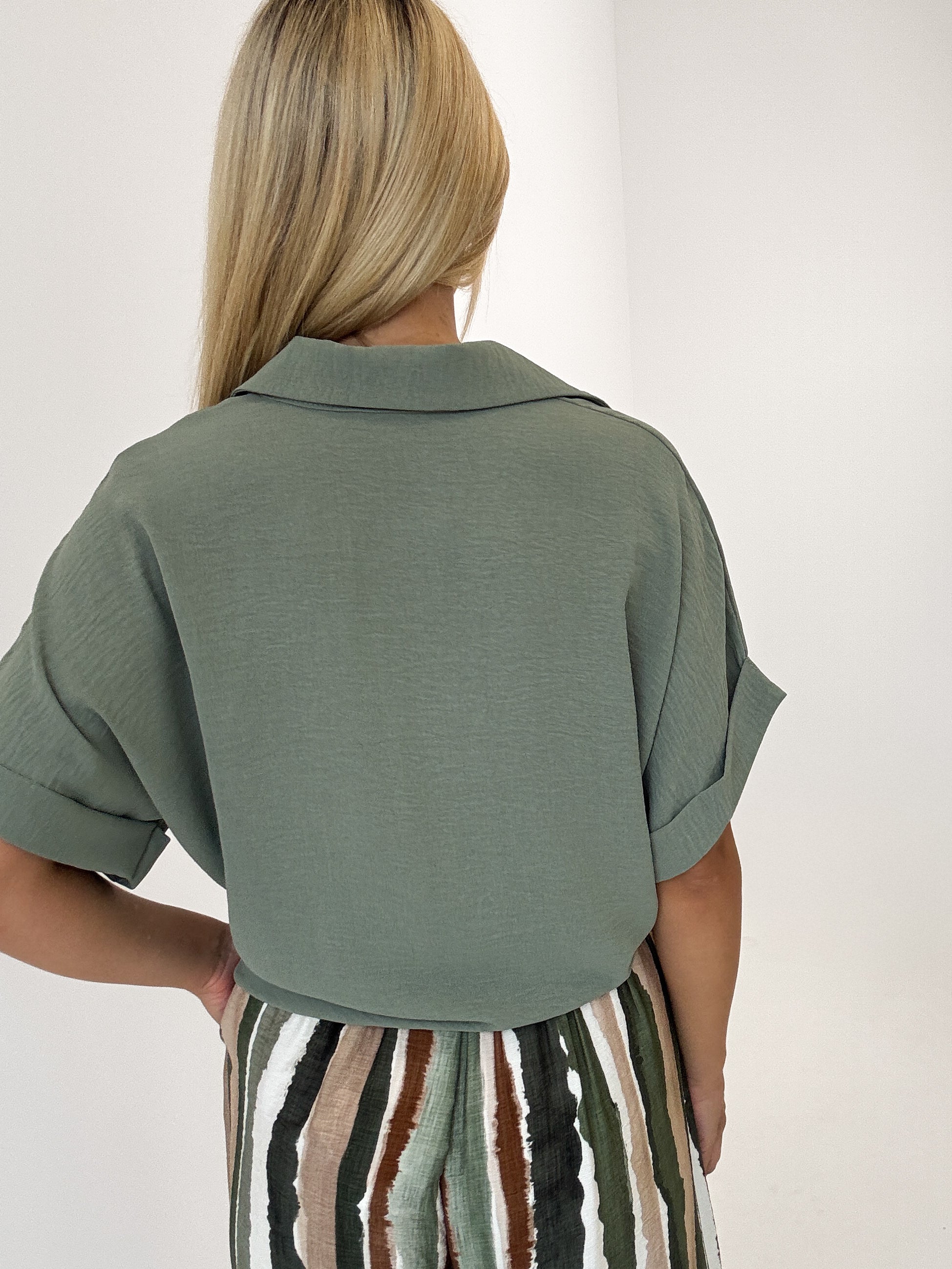 "Sunshine" kurze Bluse - matcha grün