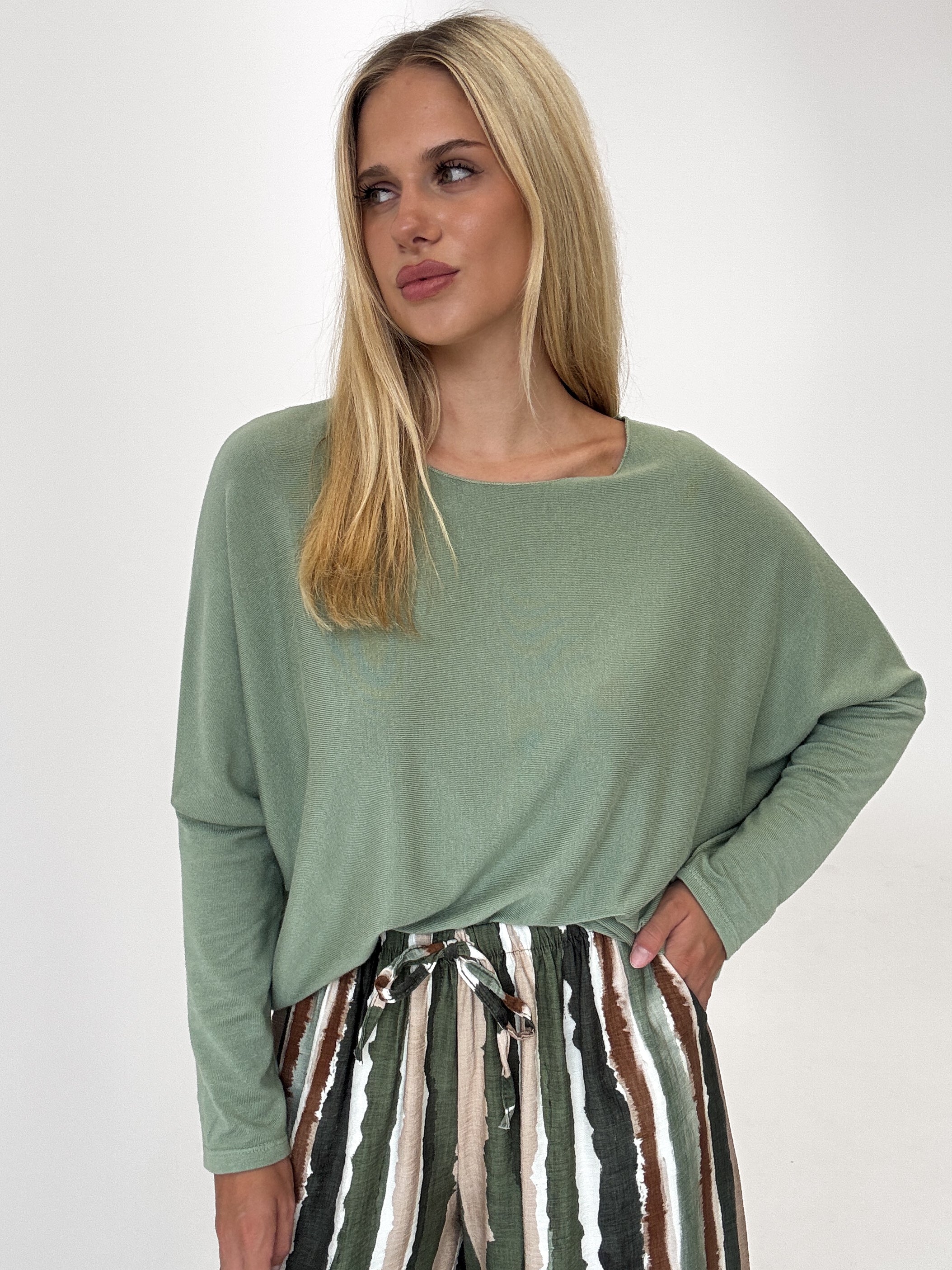 "Soft" weiches Longshirt aus Viscose & Wolle - matcha