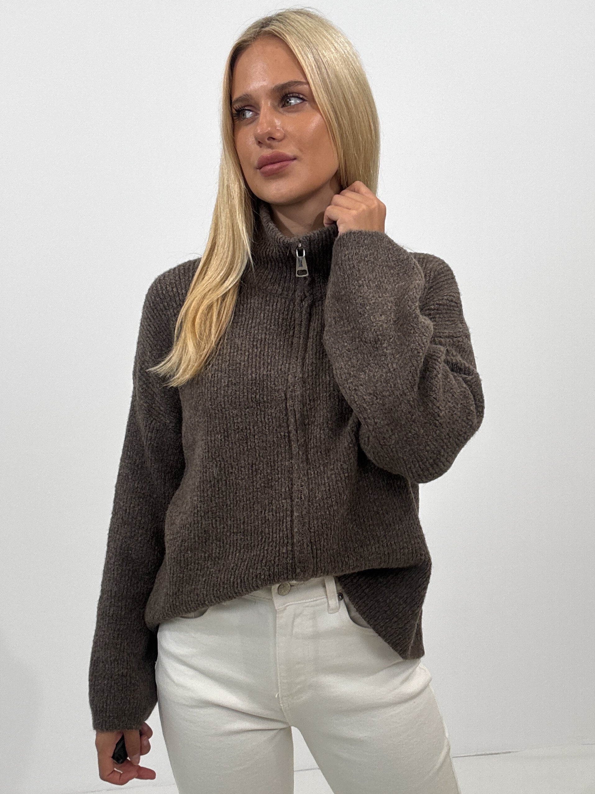 "Dalia" kuscheliger Zip-Cardigan aus Viskose & Lana Wolle - mocca