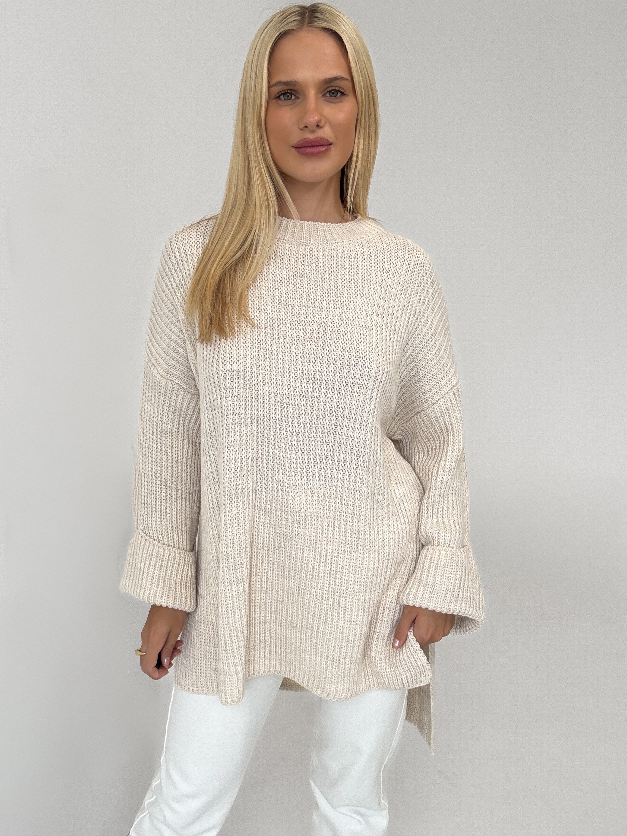 Strickpullover mit Schlitz - beige
