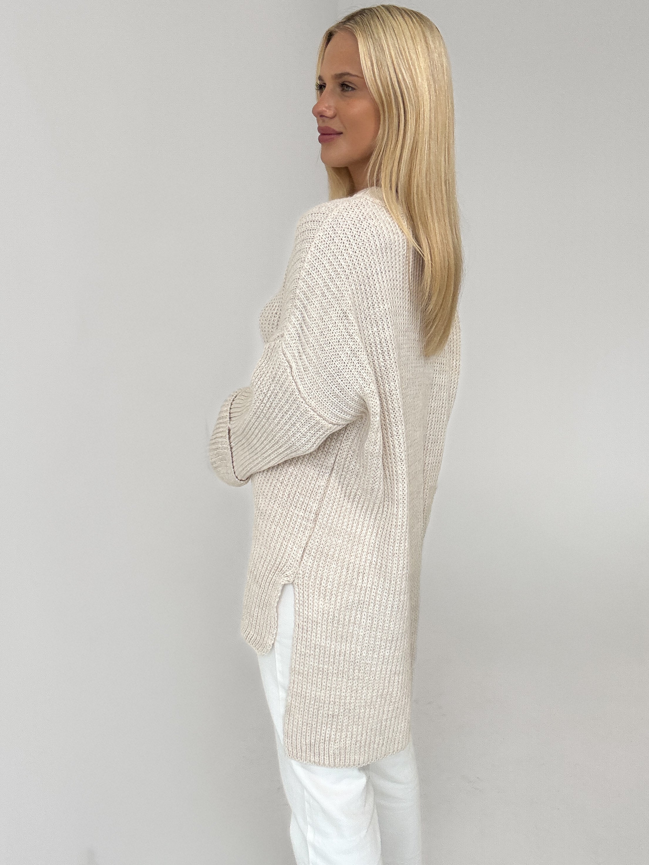 Strickpullover mit Schlitz - beige