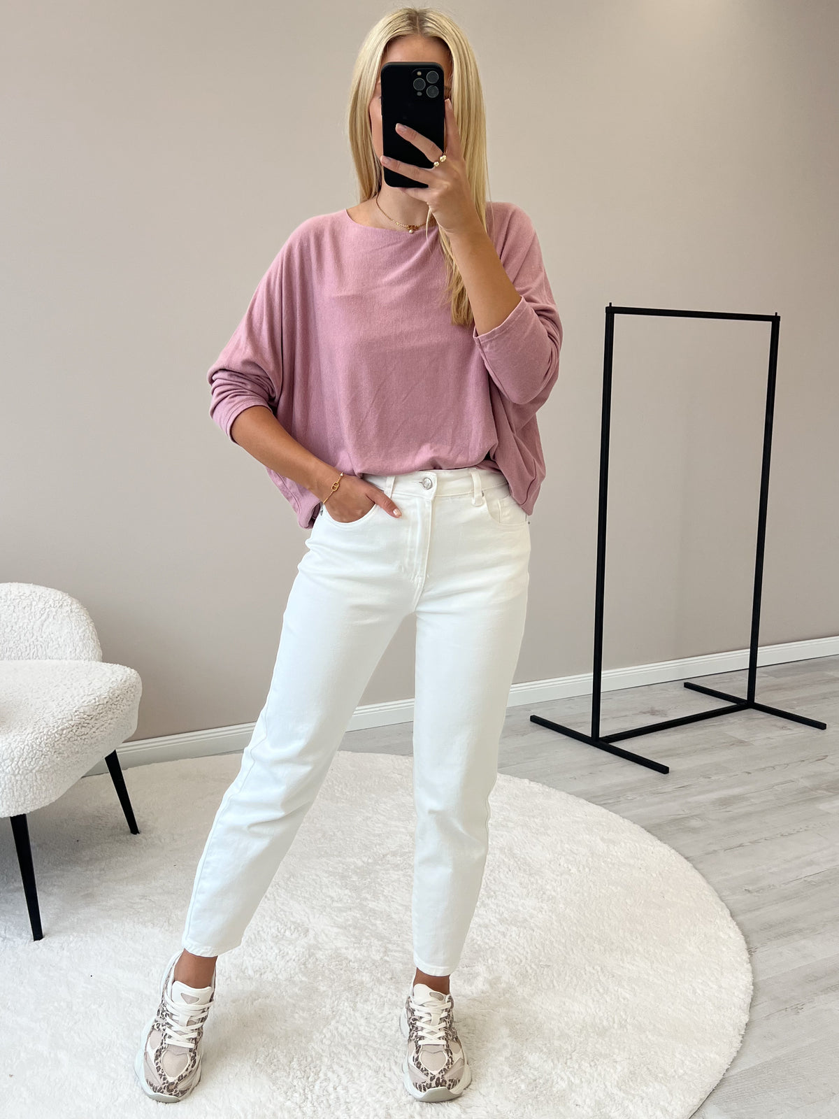 EVERYDAY EASE LOOK