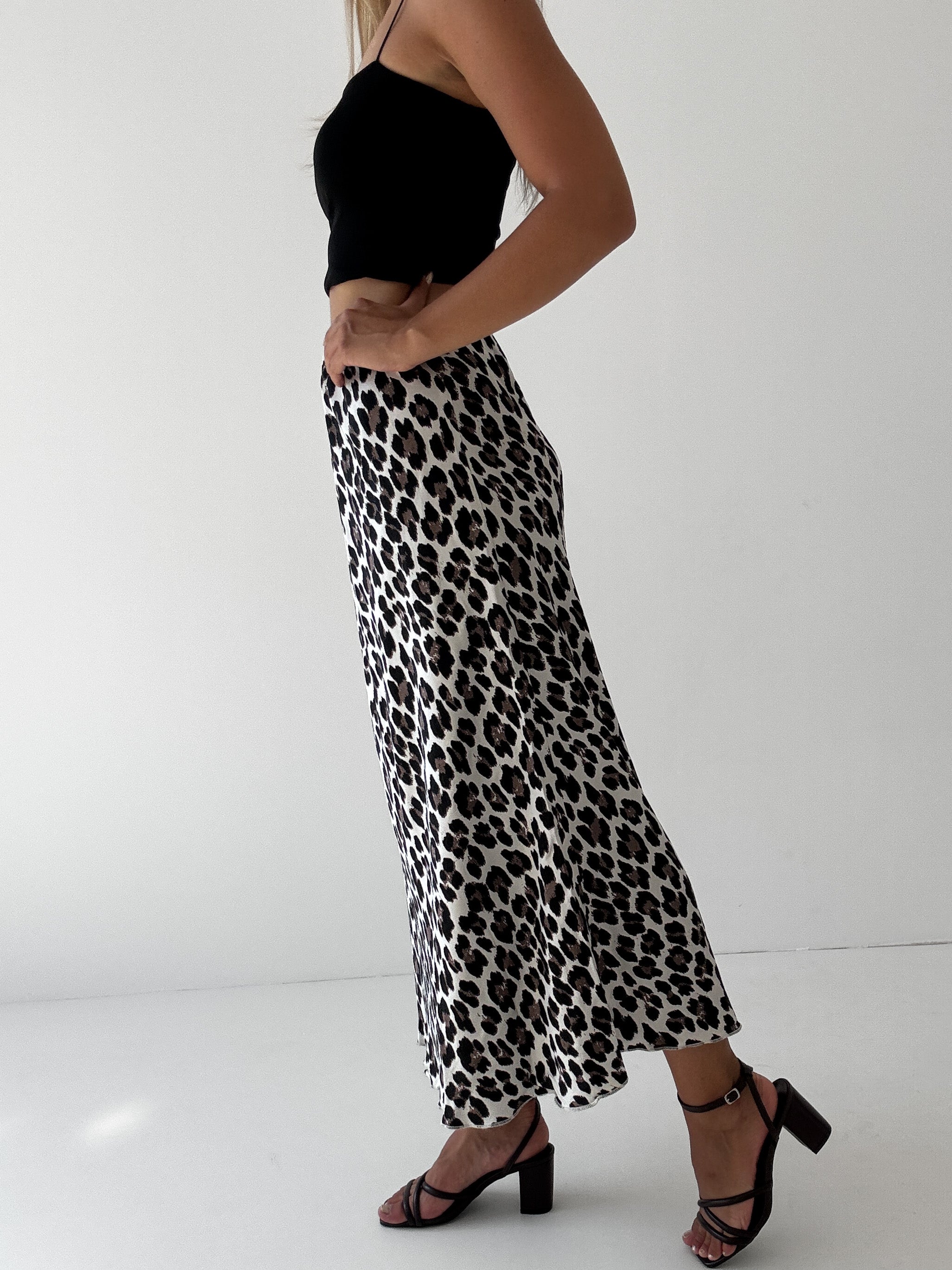 "Silky Leo Maxi" Rock aus Viskose - schwarz/weiß