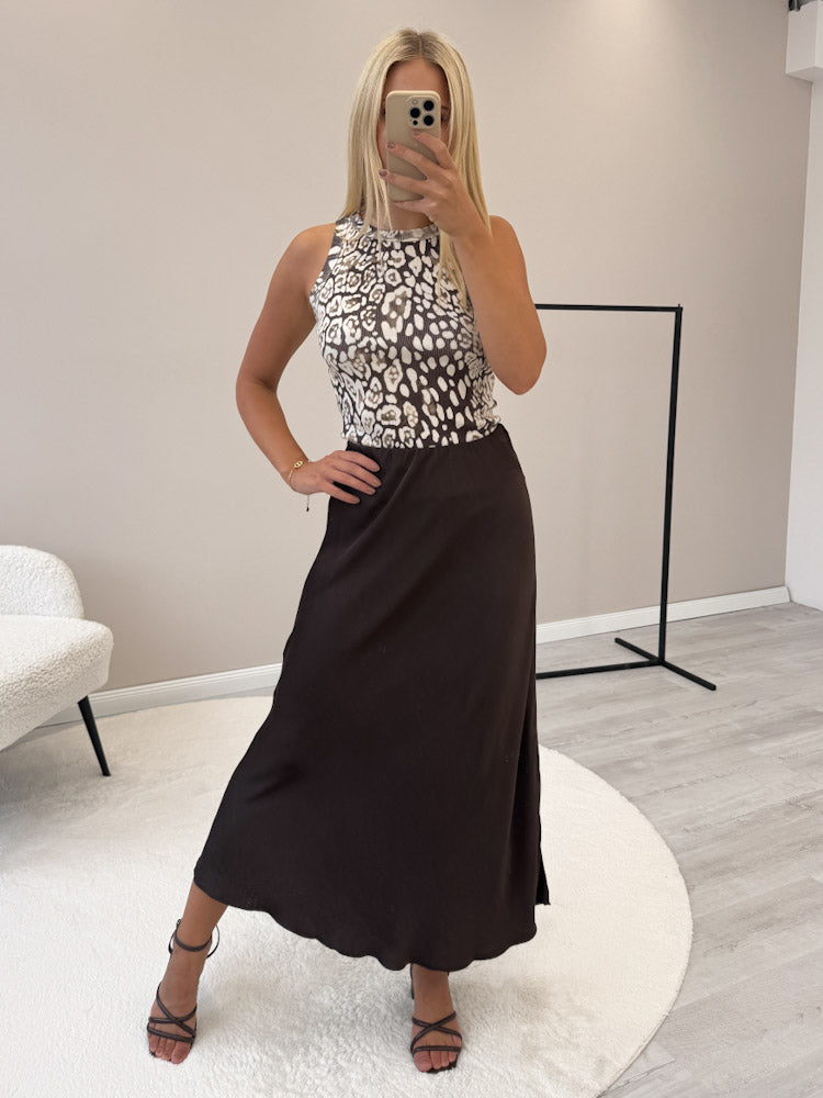 FEMININE WILD LOOK