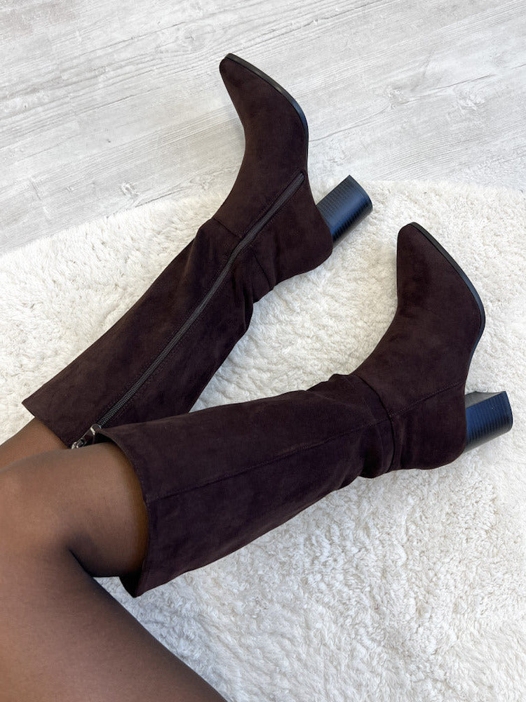 "Beau 2.0" Stiefel mit Absatz in Wildlederoptik - braun