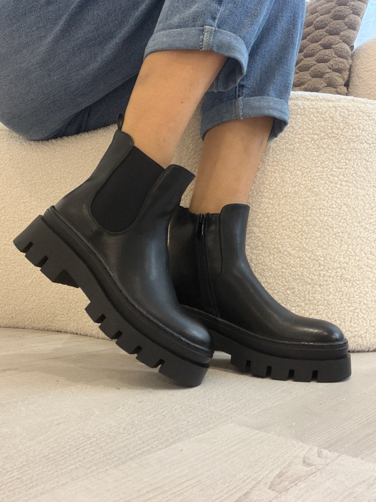 "Chunky" Chelsea Boots - schwarz