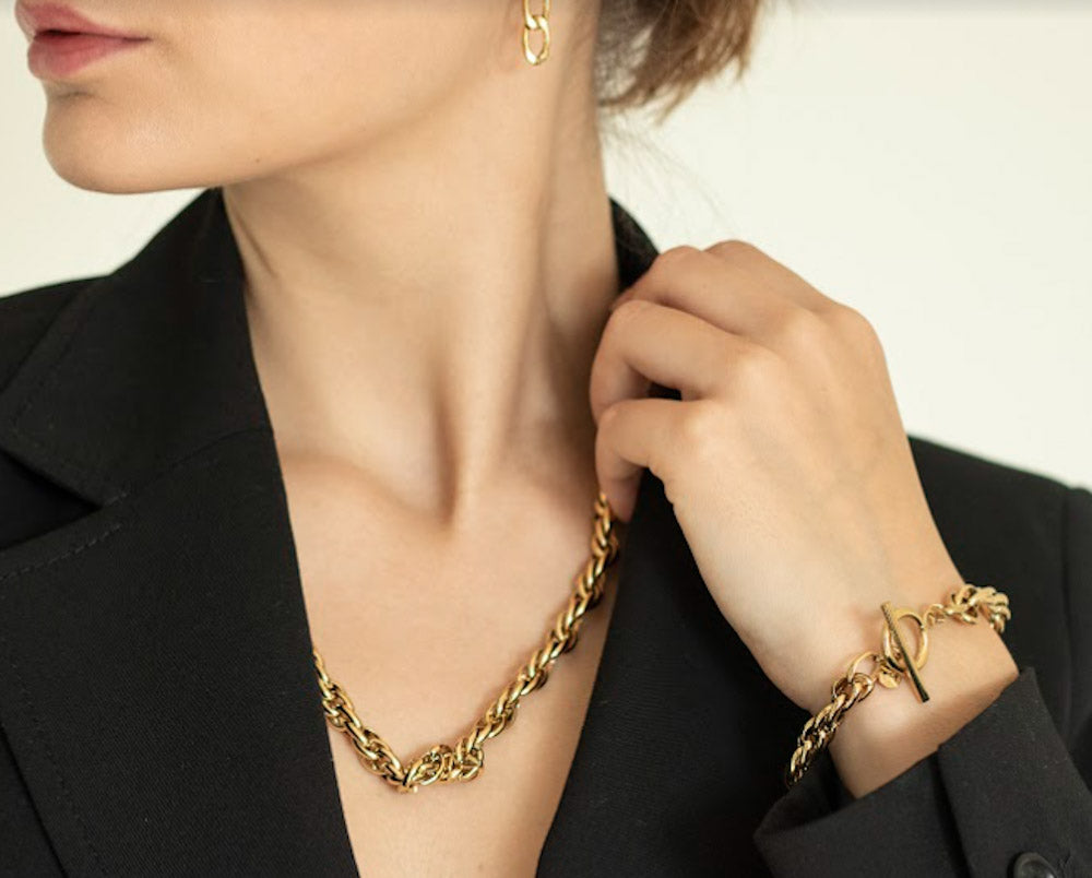 "Chain By Chain" stylische Statement-Kette - gold