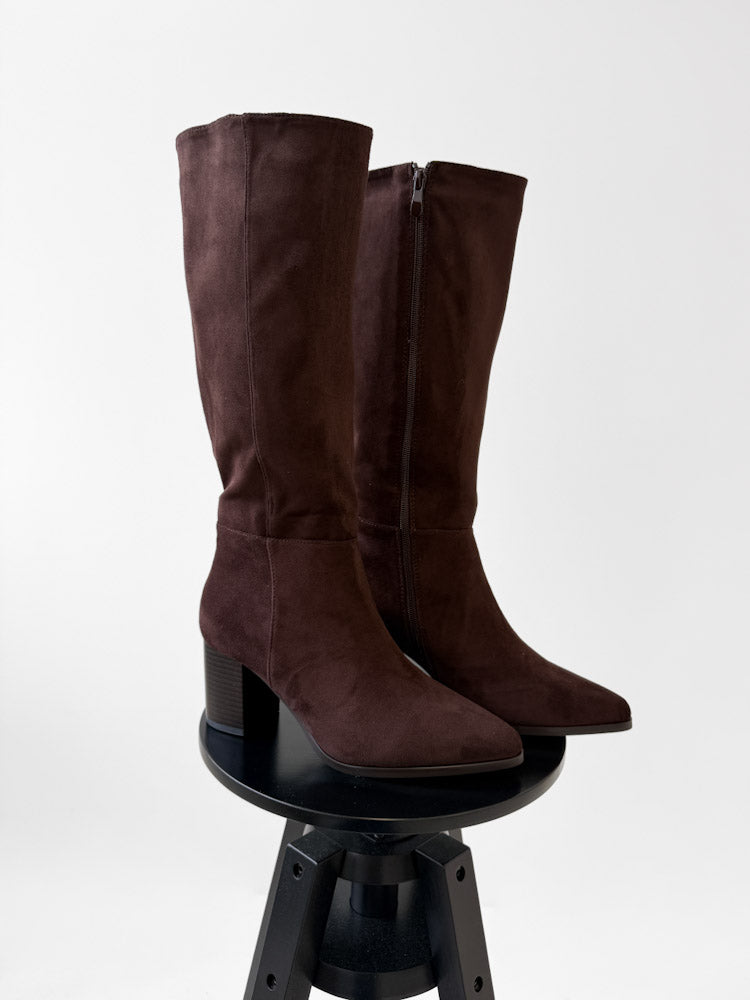 "Beau 2.0" Stiefel mit Absatz in Wildlederoptik - braun