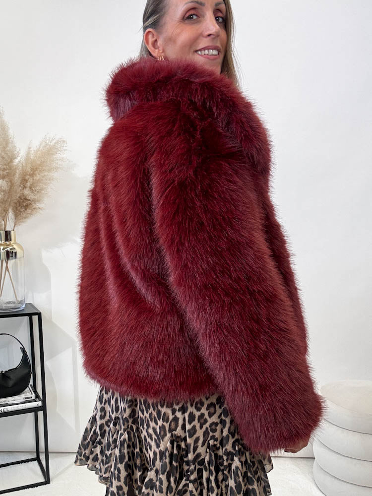 "Silvi" kuschelige Fake Fur Jacke - bordeaux