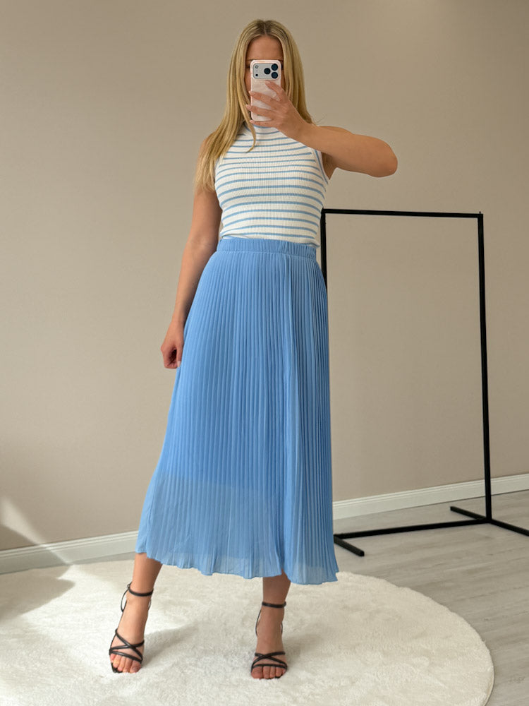BLUE BREEZE LOOK