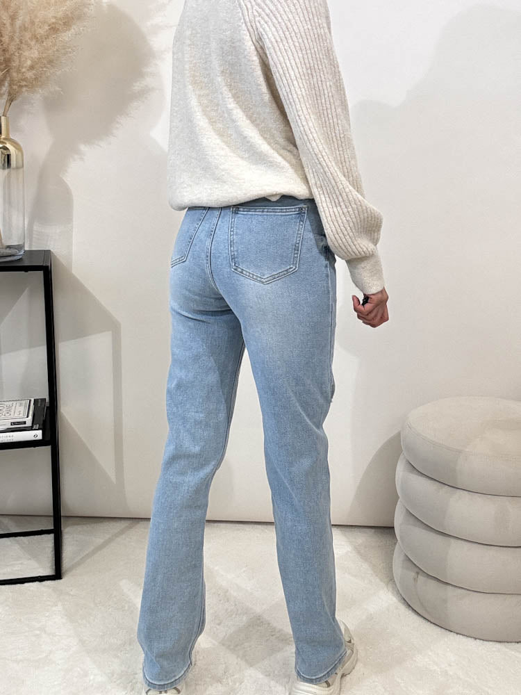 Straight Leg Jeans mit cut out - blau