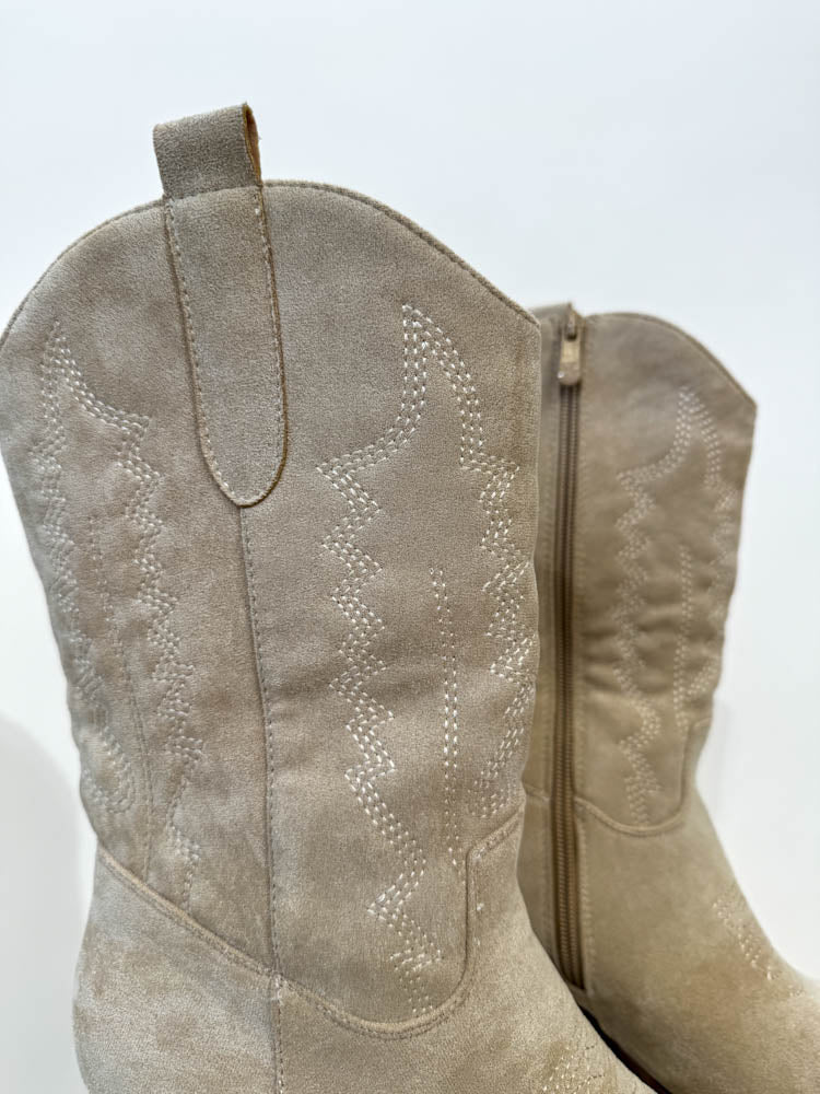 "Sandy" Cowboy Boots mit Absatz - beige