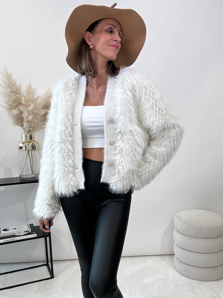 "Emily" kuschelige Fake Fur Jacke - wollweiss