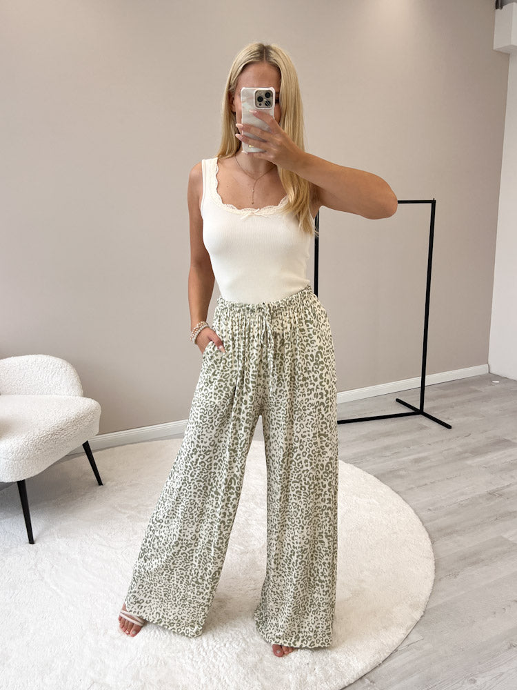 "Pienza Leo" weiche Hose aus Viscose - creme/matcha