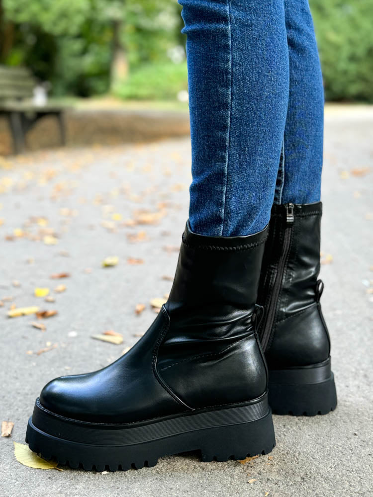 "Freaky" stylische Boots mit Plateausohle - schwarz