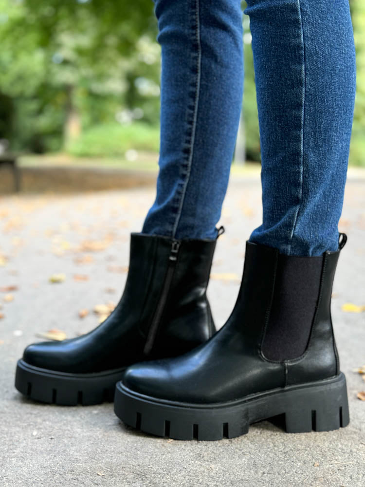 "Chunky" Chelsea Boots - schwarz