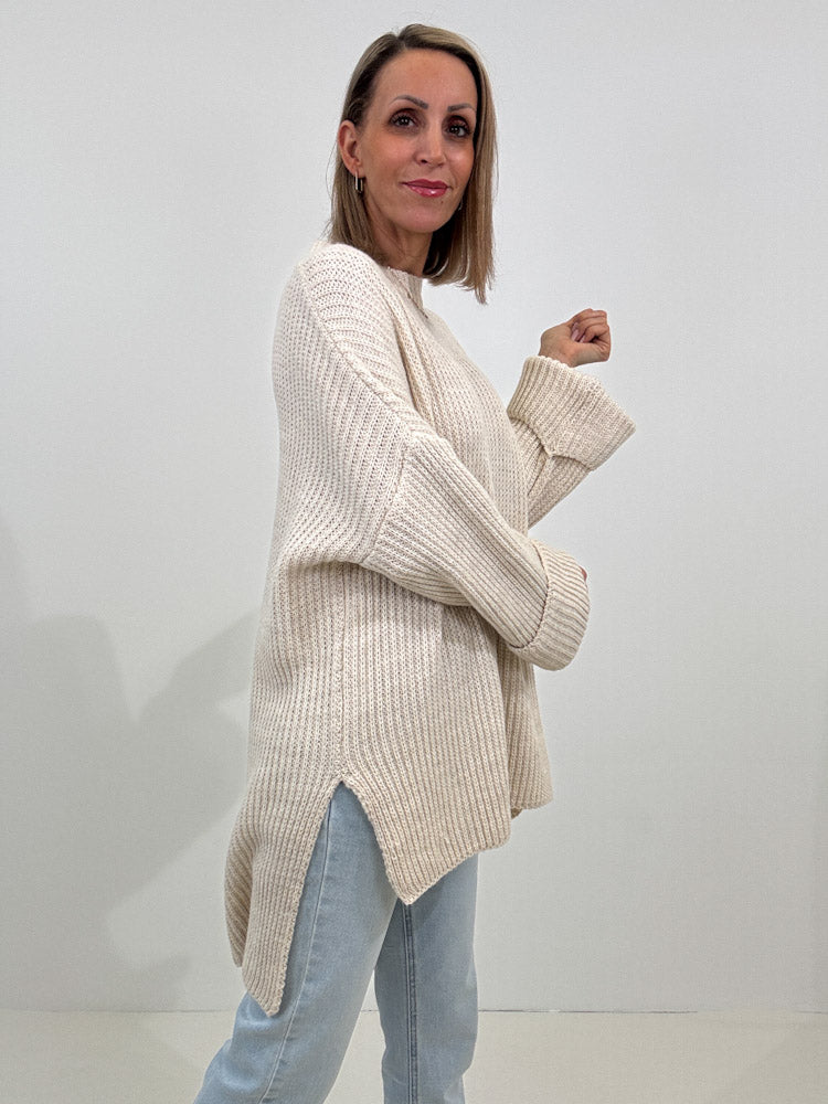 Strickpullover mit Schlitz - beige