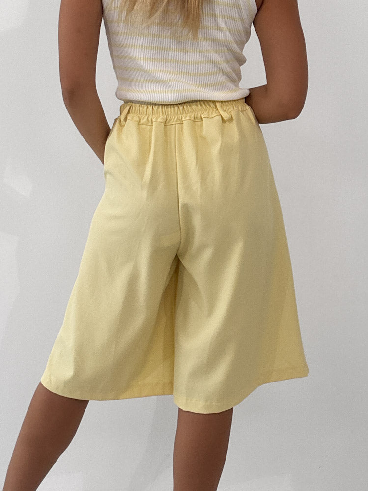 "Lagoon Line" tolle Bermuda Short - hellgelb