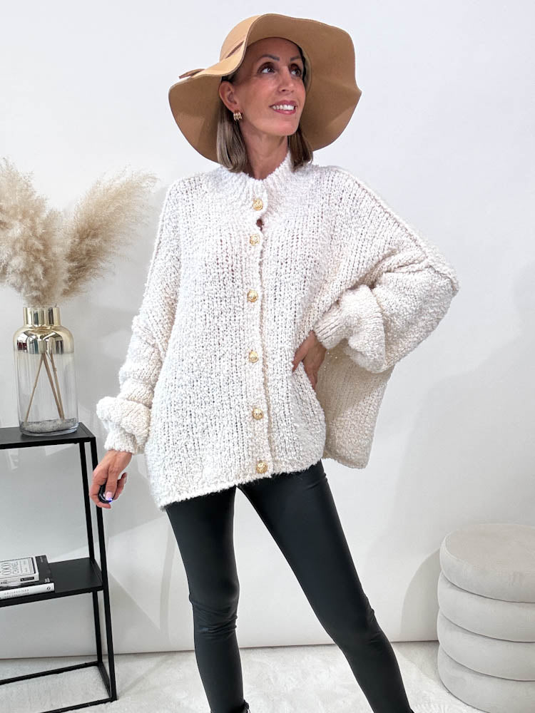 "Bouclé Button" kuscheliger Cardigan - creme