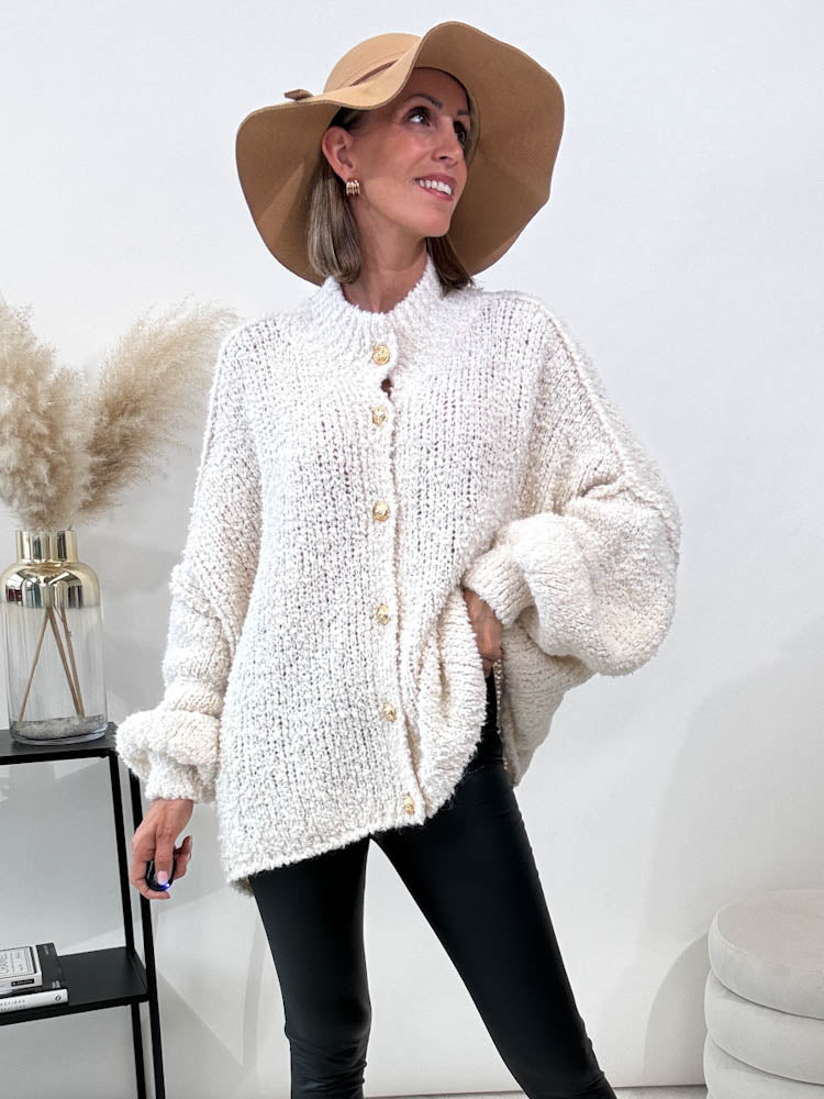 "Bouclé Button" kuscheliger Cardigan - creme