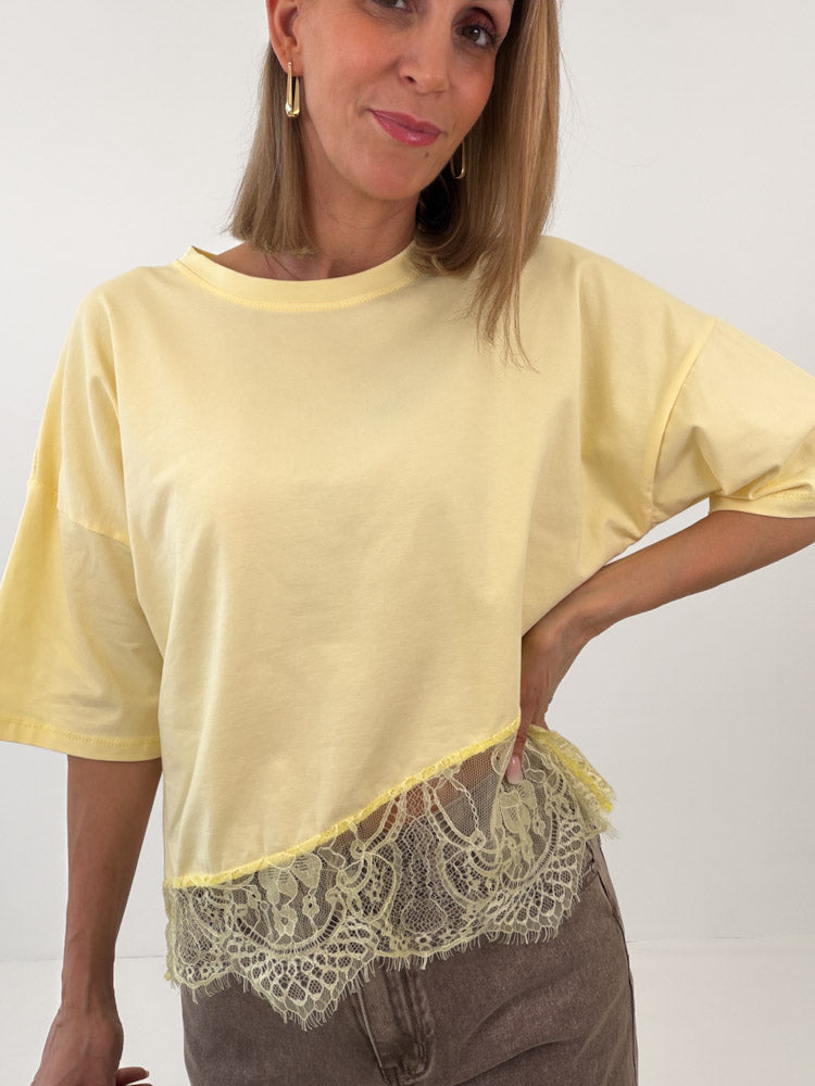 "Faro Lace" stylisches T-Shirt mit Spitzendetails - sonnengelb