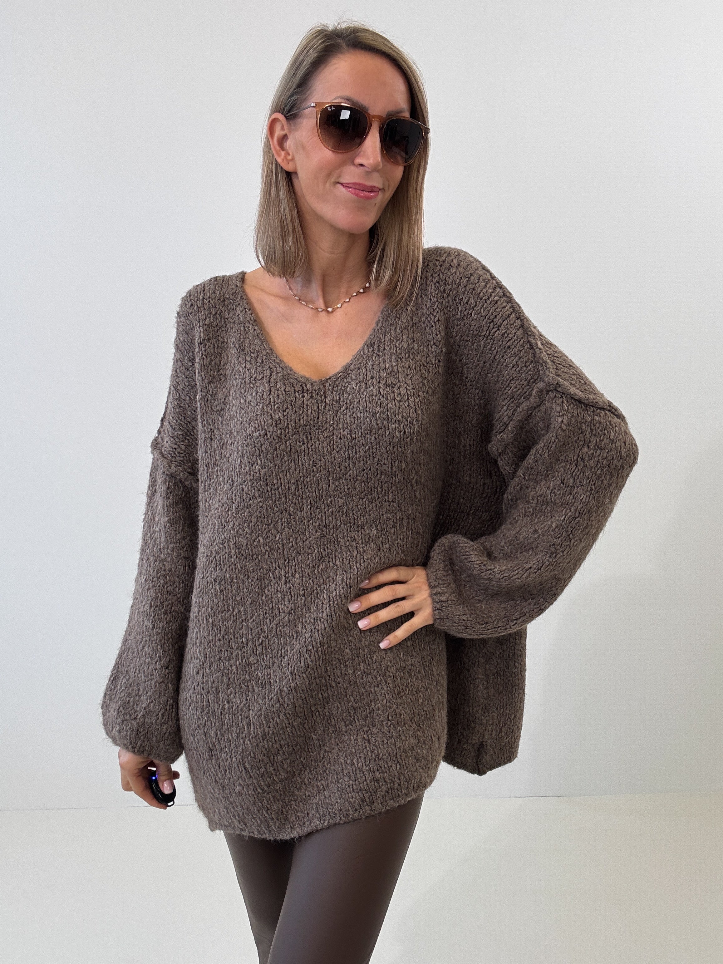 "Cosy V" kuscheliger Wollpulli - hellbraun