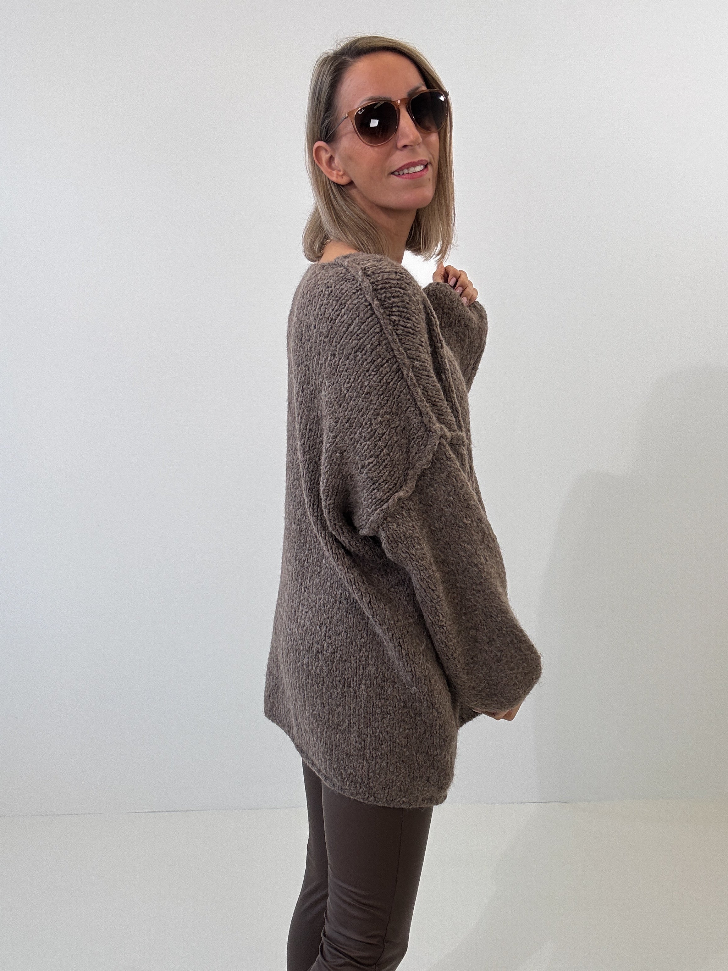 "Cosy V" kuscheliger Wollpulli - hellbraun