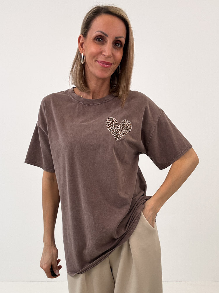 "Amour Leo" Shirt mit Statement - mocca