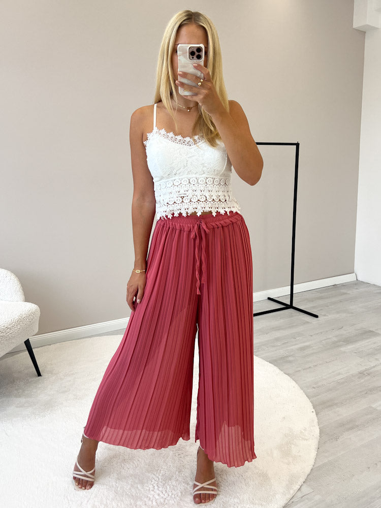 ROMANTIC PLEATS
