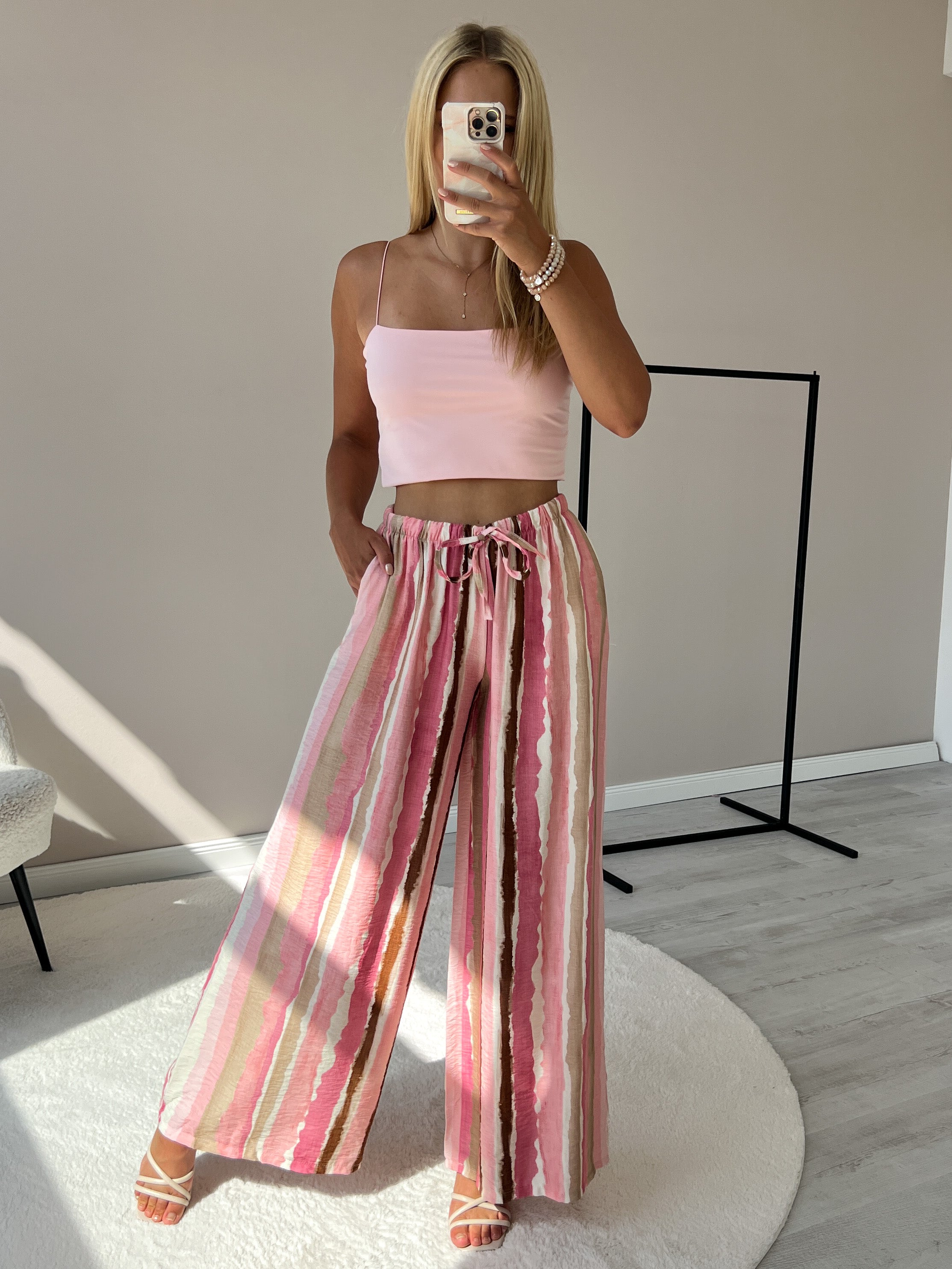 SUNSET STRIPES LOOK