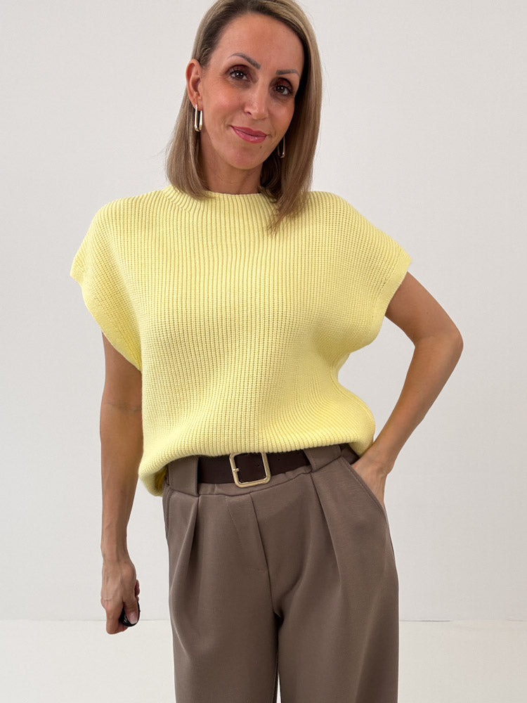 "Cozy Vest" weicher Strickweste aus Viscose - sonnengelb
