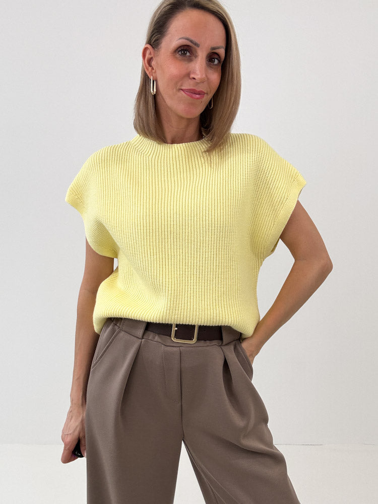 "Cozy Vest" weicher Strickweste aus Viscose - sonnengelb
