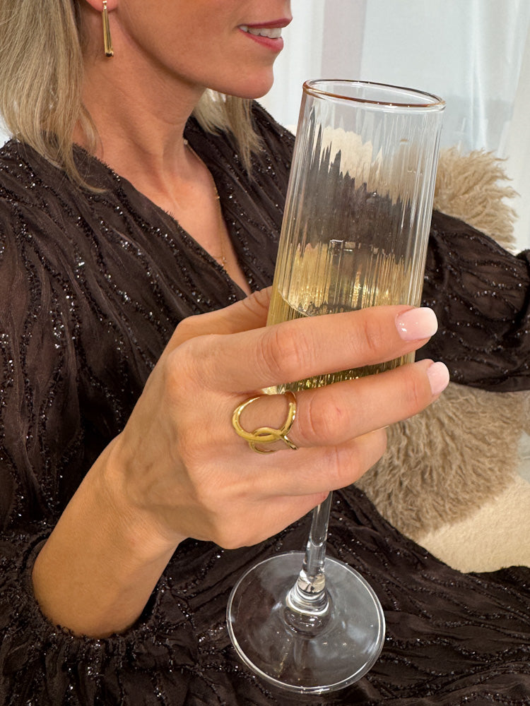 "Timeless Loop" stylischer Ring - gold