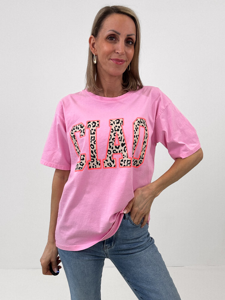 "Ciao" Shirt mit Statement in Leoprint - cotton candy