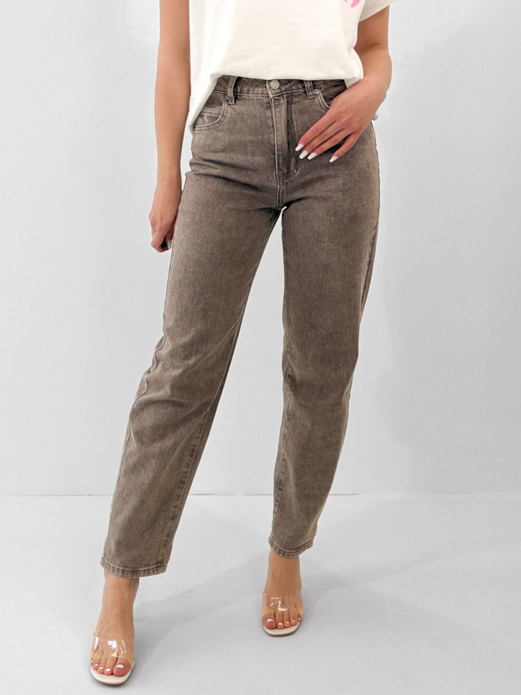 "Mom Mousse" Old Mom Fit Jeans - washing mocca