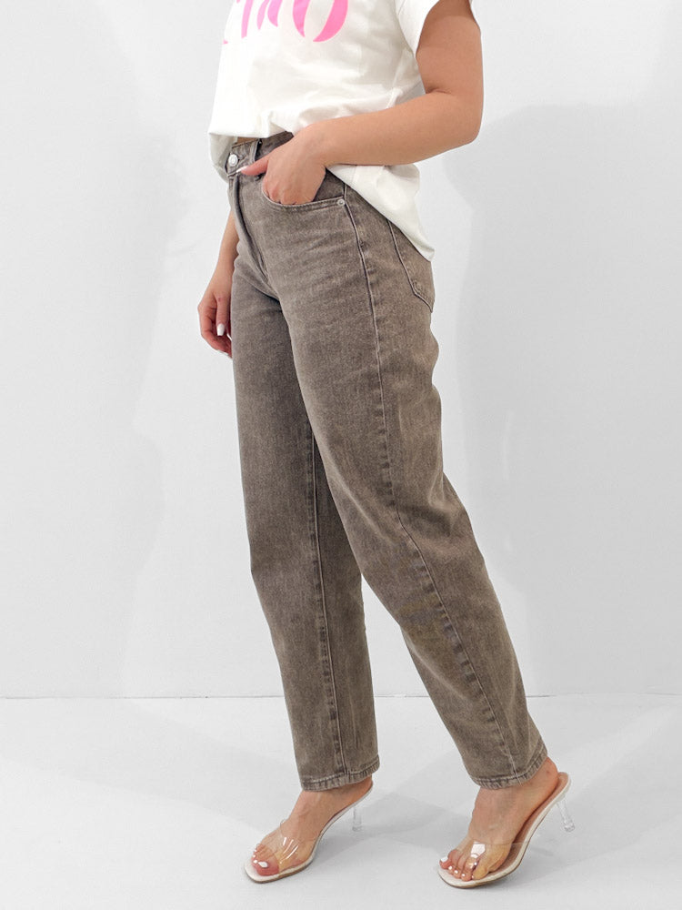 "Mom Mousse" Old Mom Fit Jeans - washing mocca