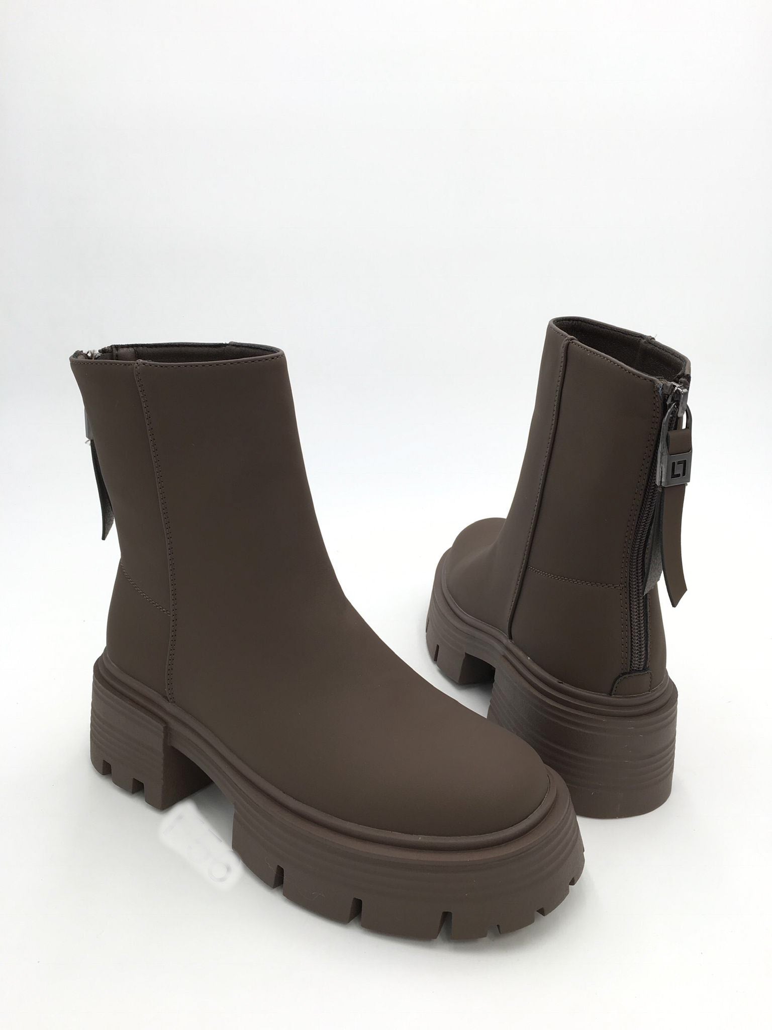 "Stivali" Boots in matt - choco