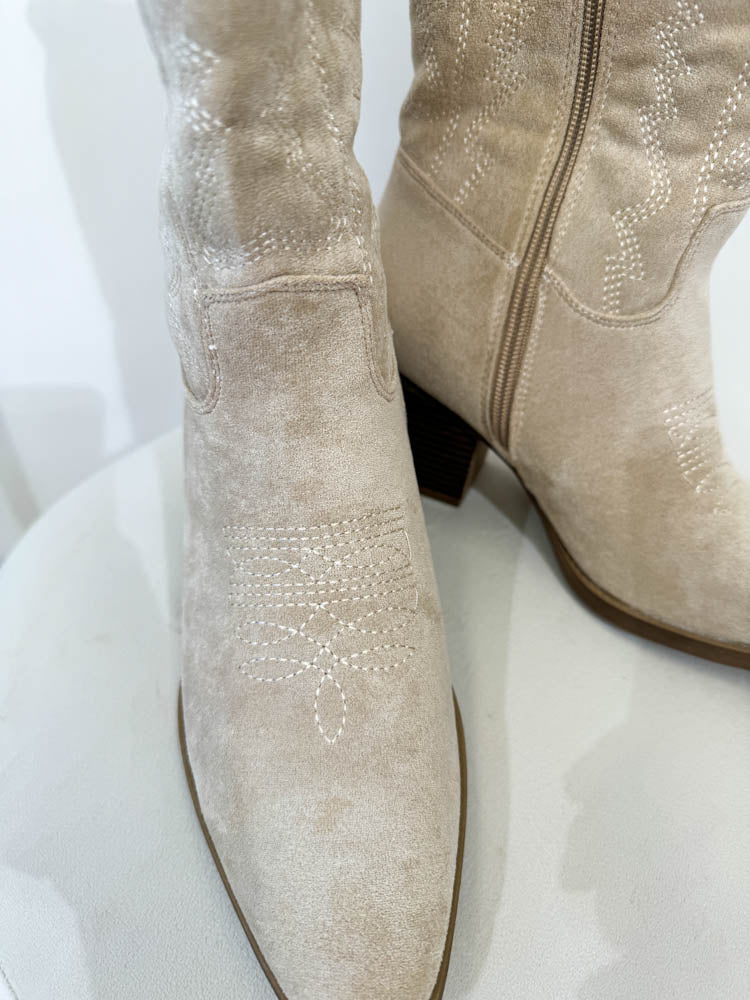 "Sandy" Cowboy Boots mit Absatz - beige